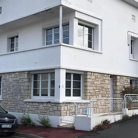 Appartement avec patio au centre de Royan, proche plage et marché, parking